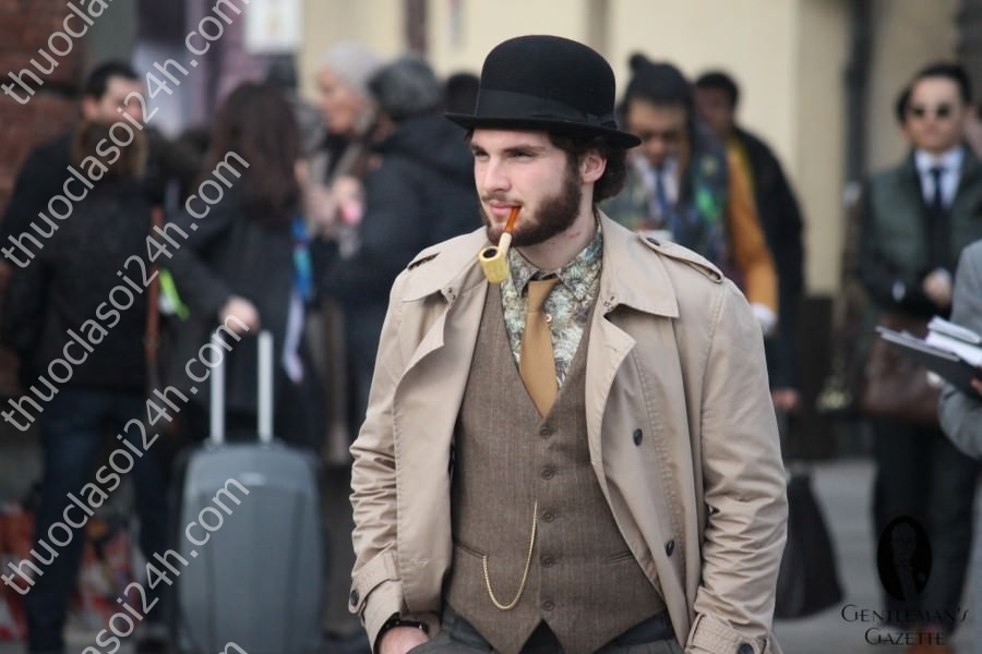 Brown_tones_with_black_bowler_flowery_shirt_and_pipe_900x600